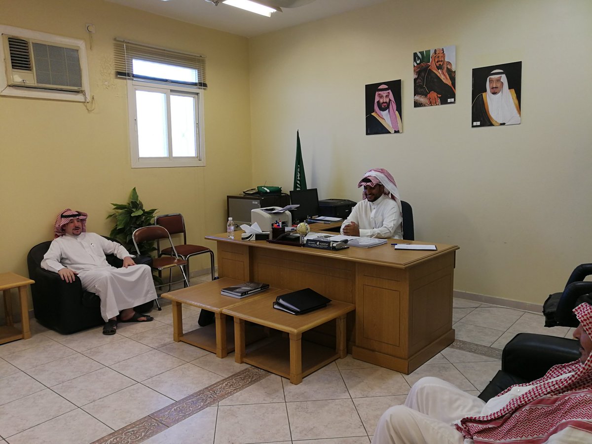 alaossae's tweet photo. تشرفنا بمدرسة العوصاء بزيارة المشرف
التربوي الأستاذ عبدالكريم حسن الحارثي
مشرف #التربية_البدنية بمكتب التعليم
بمحافظة #ميسان https://t.co/E5lOrYyl9q