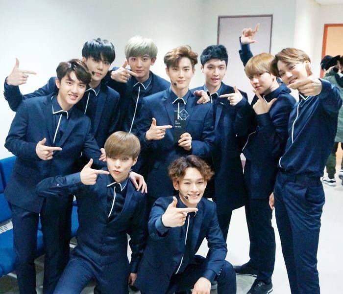 ninimumkji's tweet photo. อนาคตก็คิดไว้แล้วแหล่ะว่าจะอยู่กับ @weareoneEXO ไปตลอด จะแก่ไปด้วยกันอะ ไม่รู้นะ สำหรับเราเขาไม่ใช่แค่ศลป.อะ เขาคือคนที่ทำให้เรายิ้มได้อะ รวมถึงคนที่ไม่อยู่ในวงด้วยแล้ว แต่เขาก็ยังเป็น1ใน12คนที่ทำให้เรารักเขา ก็จะซัพพอร์ตเขาไปตลอดต่อให้ไม่เหลือแฟนคลับสักคนเลยก็ตาม;; https://t.co/YxQKoG2YrR