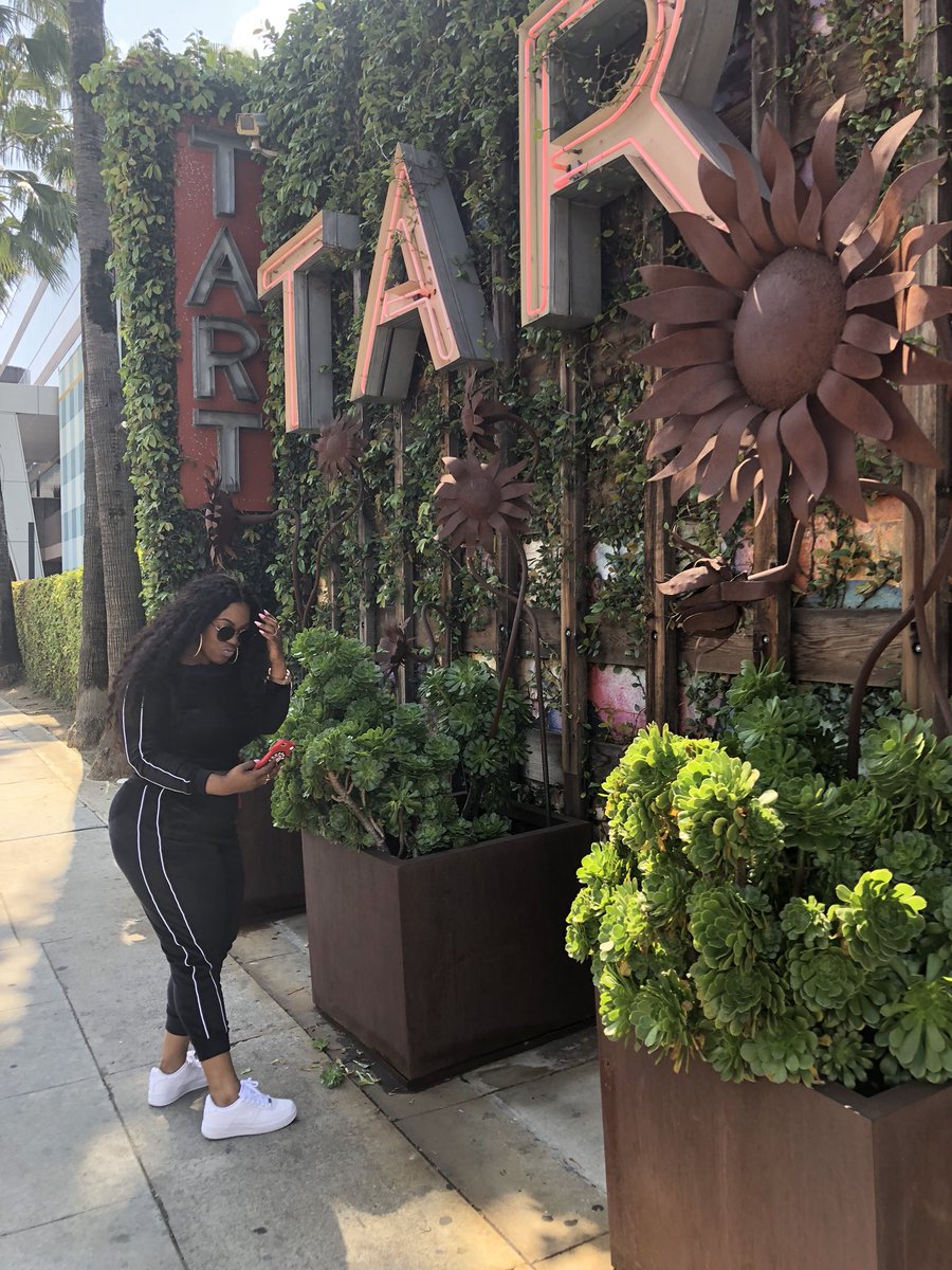 thunder_cheeks2's tweet photo. California treated me so well 😍 LA I’m coming back for you #thundercheeks #living #fun https://t.co/JlrMIajagM