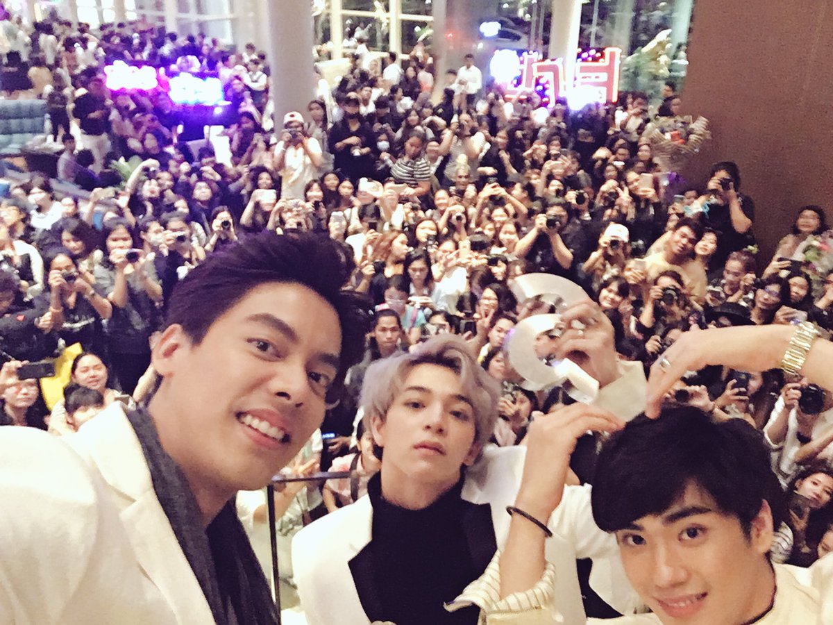 ขอบคุณทุกๆกำลังใจของพวกเรามากๆนะคับ ยังอบอุ่นเหมือนเดิม บ้านเรายังหลังใหญ่เหมือนเดิม❤️ #บาสเด็กอ้วนที่แท้จริง #อะไรอะไรก็ตี๋ #เต้ติสชีวิตโลเทค