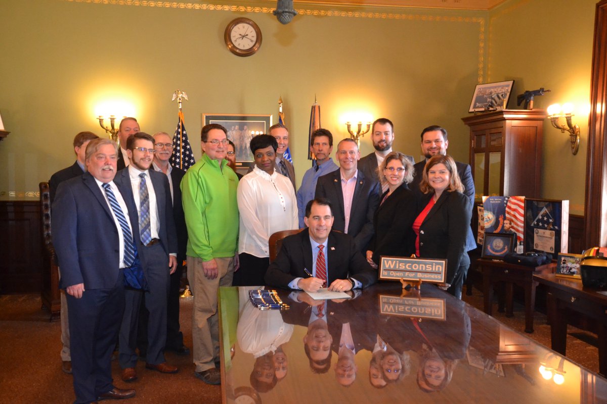 EricJBott's tweet image. .@afphq @GovWalker is breaking down barriers for hardworking Wisconsinites today. AB 508 is now law making it easier for folks to obtain apprenticeships in the trades. Thank you @SenatorKapenga @StateRepHutton #WIWorking @AFPWI @ABCofWisconsin