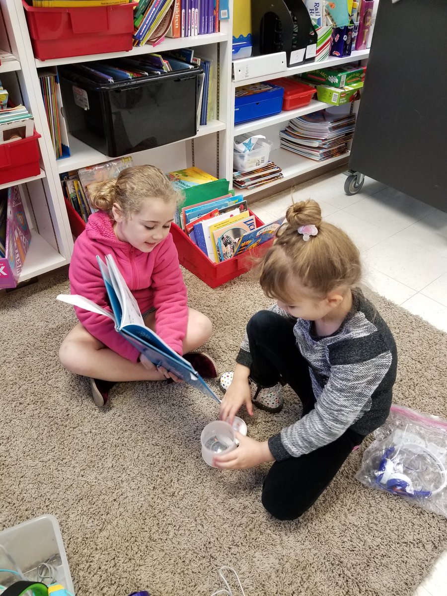 vbkaren's tweet photo. "I get the remote " upon picking up desktop mouse, says one of our K's😂 #vbkingston @DrShewbridge @KingstonElemAP @KeriKenison @enye001 https://t.co/nCuya7JnXh