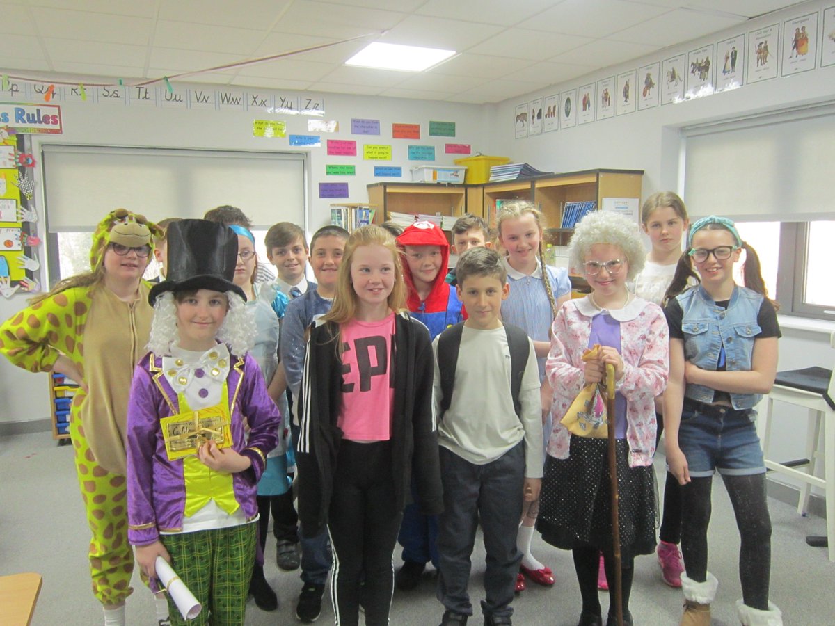 CPAMissJohnson's tweet photo. Year 6 have had a great day celebrating World Book Day! @CroftwayPrimary https://t.co/d6jaRYFNXO