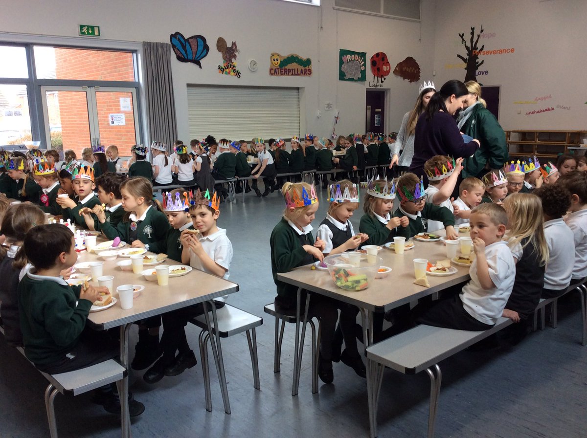 FSStLukes2017's tweet photo. We were invited to share afternoon tea with Year 1 today. We had a lovely time!! Thank you Caterpillars and Rabbits 🎉 @DustonStLukes https://t.co/H2OD41VtUM