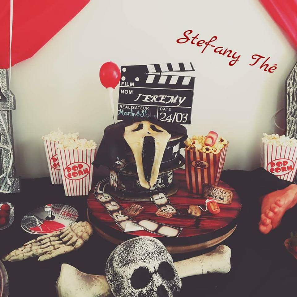 lesucreaufour's tweet photo. Avez-vous vu le gâteau de mon élève Stef-any Thé? Elle est tellement talentueuse 😍 #gateau #gateau3d #cakedesign #horrorcake #moviecake #apprendrelecakedesign #formationcakedesign #coursenligne #ateliercakedesign #mtlcakes #mtlcakeartist #edibleart https://t.co/GeZ8YT2fqr
