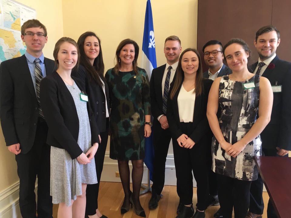 DavidDan_Ngn's tweet photo. Ce fut un plaisir de rencontrer les députés @DianeLamarreQc et @DavidBirnbaum1 à l’#AssNat pour parler d’enjeux de santé importants: la couverture vaccinale et l’instauration d’une assurance-médicaments publique universelle. #PourMonPatient #JAP2018 #FMEQ https://t.co/NjuAaoHcvj