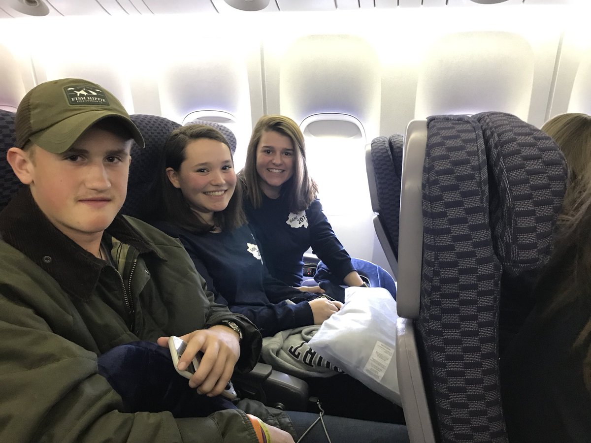 Kevinjoyce1990's tweet photo. Waiting on take off for this 14 hour flight to Beijing Royal School.#bearsinbeijing https://t.co/TIJ2JI9vyv