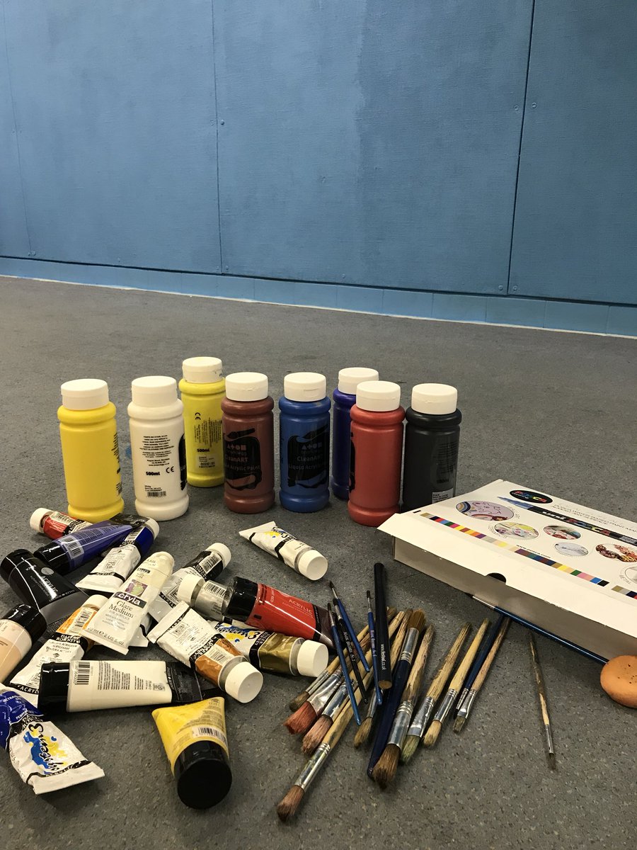 Miss_Rehal's tweet image. Day 3 and it’s all action today! 😊💕💪🏼🎨🖌 @kestrelsfield @Miss_Gohil #libraryproject #lovetoread #learningenvirnments #watchthisspace #KFPbookbeg