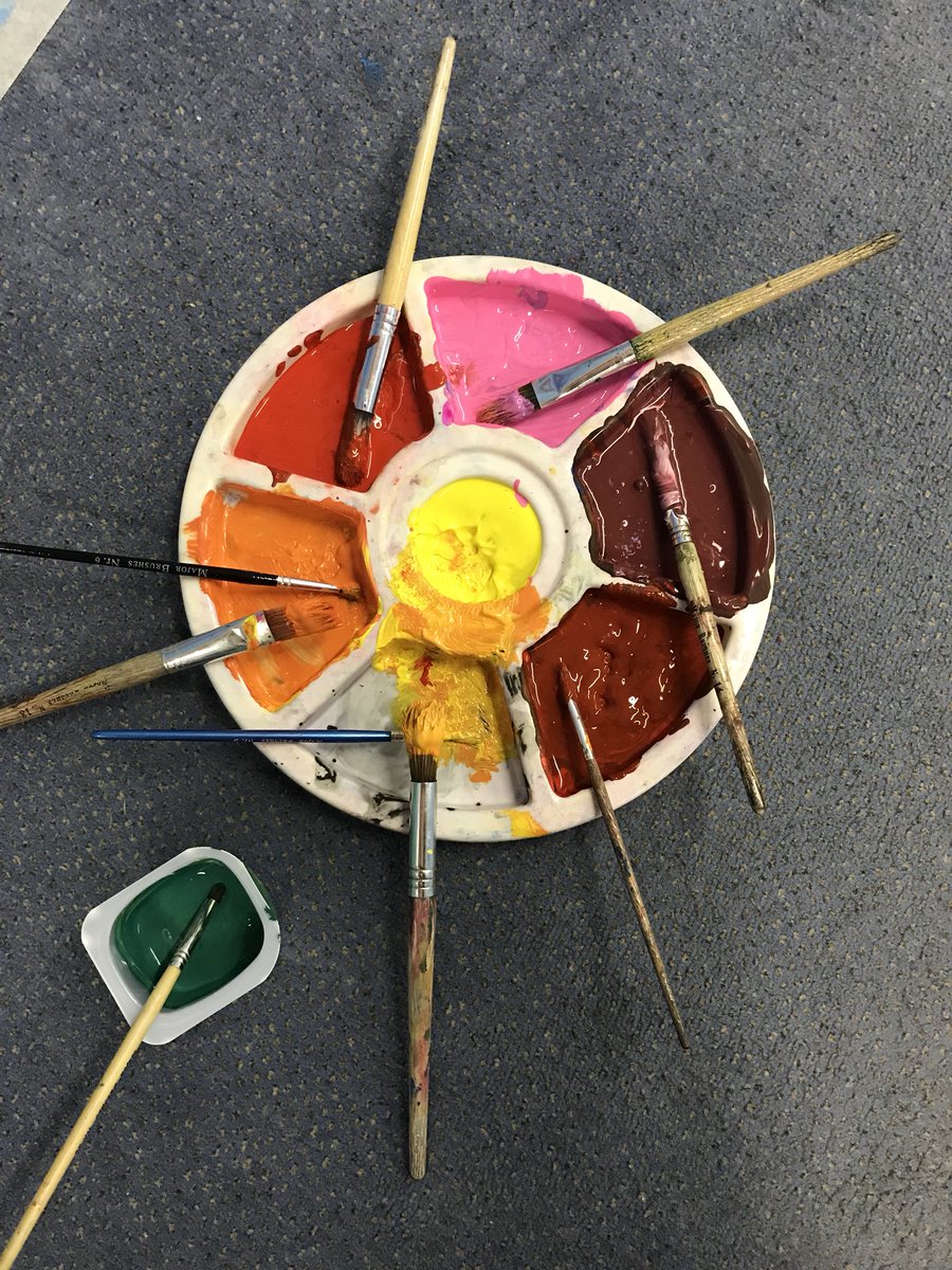 Miss_Rehal's tweet image. Day 3 and it’s all action today! 😊💕💪🏼🎨🖌 @kestrelsfield @Miss_Gohil #libraryproject #lovetoread #learningenvirnments #watchthisspace #KFPbookbeg