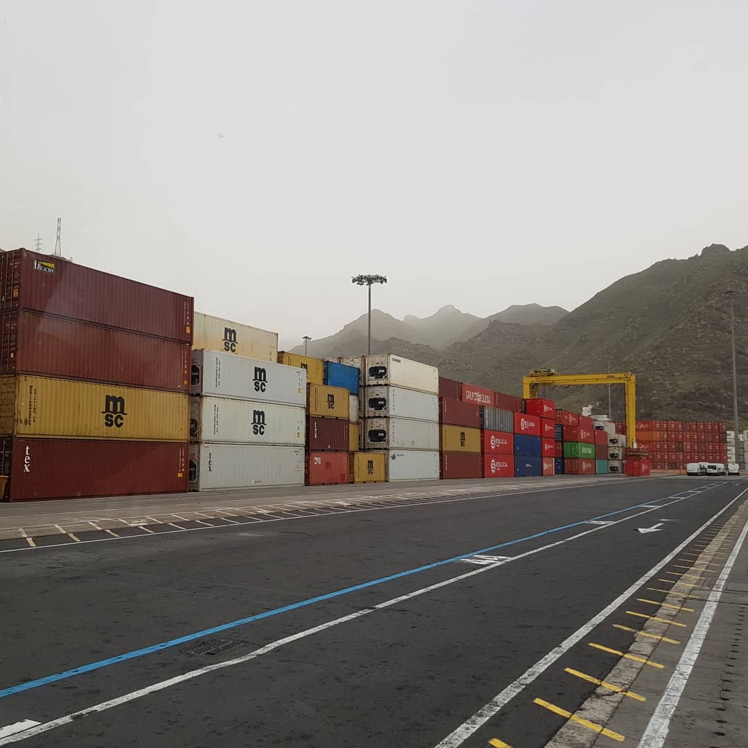 FACOCIP's tweet photo. Hoy ha sido uno de esos días en los que recordamos por qué amamos nuestro trabajo. Con @morin120

Una visita @PortsSCTenerife y a @LineasArmas memorable.

#CiudadyPuertoJUNTOS 🛳🏢 gracias a #MarDeOportunidades 💚💙

@Embajador_OMI_E https://t.co/hyq3mNcopb