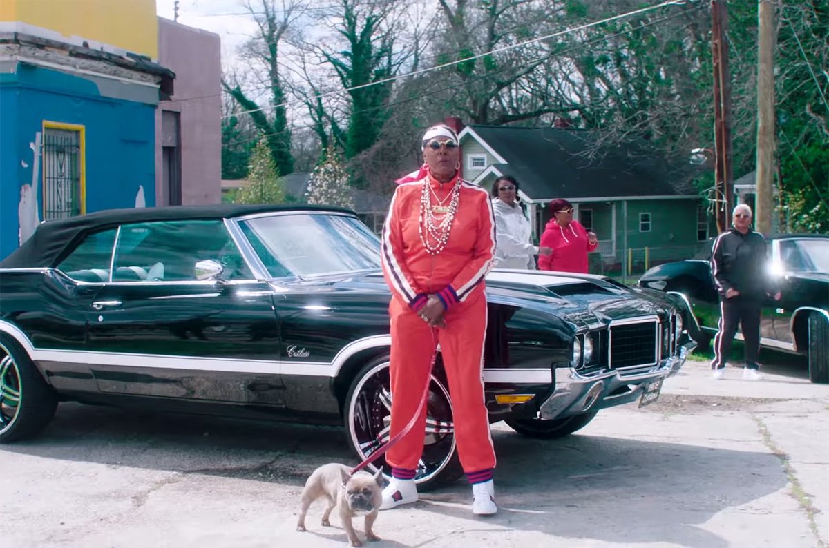billboardhiphop's tweet photo. 2 Chainz, YG and Offset transform their moms into rappers in epic "Proud" video (watch) https://t.co/07dLfXe3sQ https://t.co/fl5YoAl0Ya