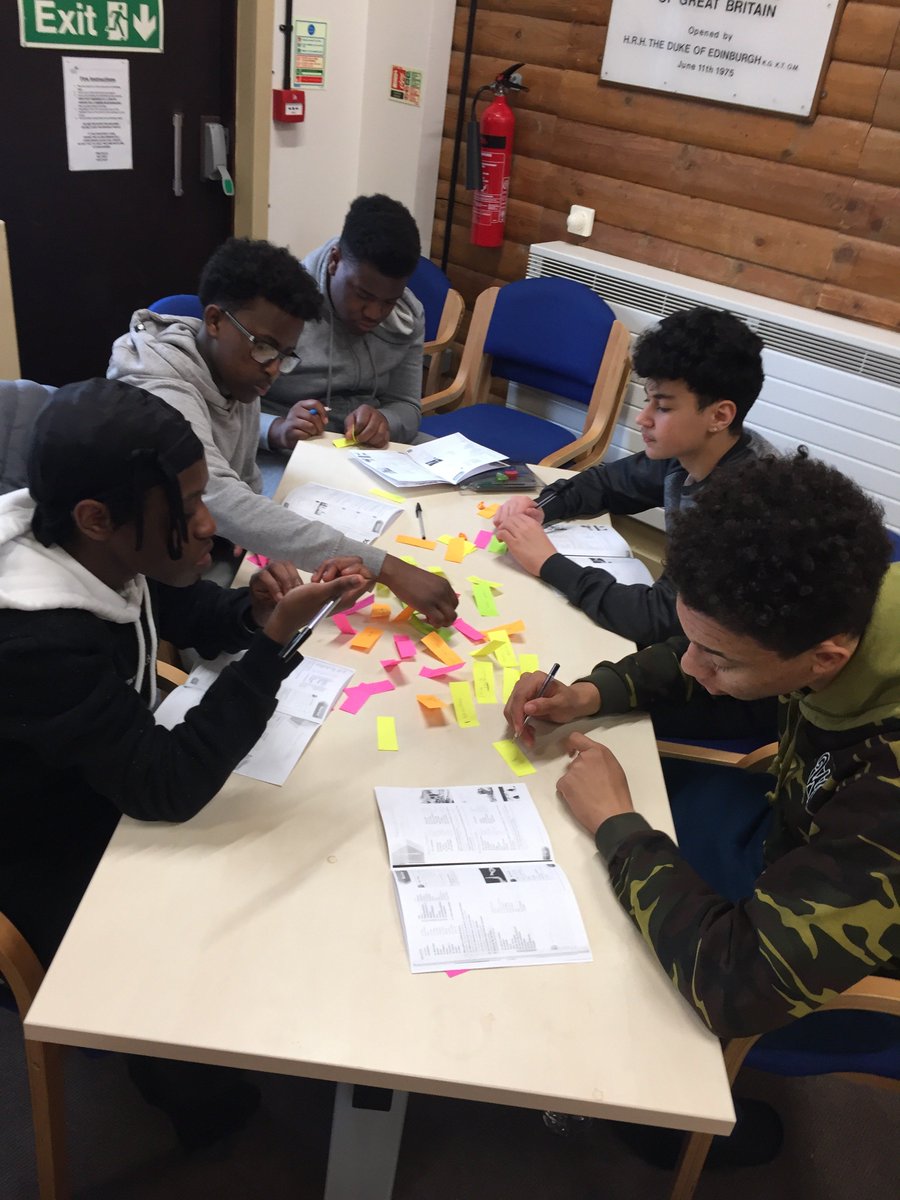 HA_MFL_'s tweet image. Y11 students revising French vocabulary on a Saturday! #revisionweekend #HindleapWarren