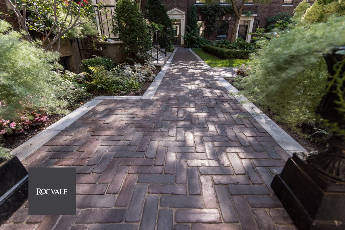 _INT_design's tweet image. Cette année, Rocvale sera au SIDIM pour vous offrir des produits d’aménagement paysager conçus pour vous permettre de créer un coin de paradis en harmonie avec la nature! Visitez-nous du 26 au 28 avril prochain à la Place Bonaventure.

Billets en ligne au sidim.com/billetterie