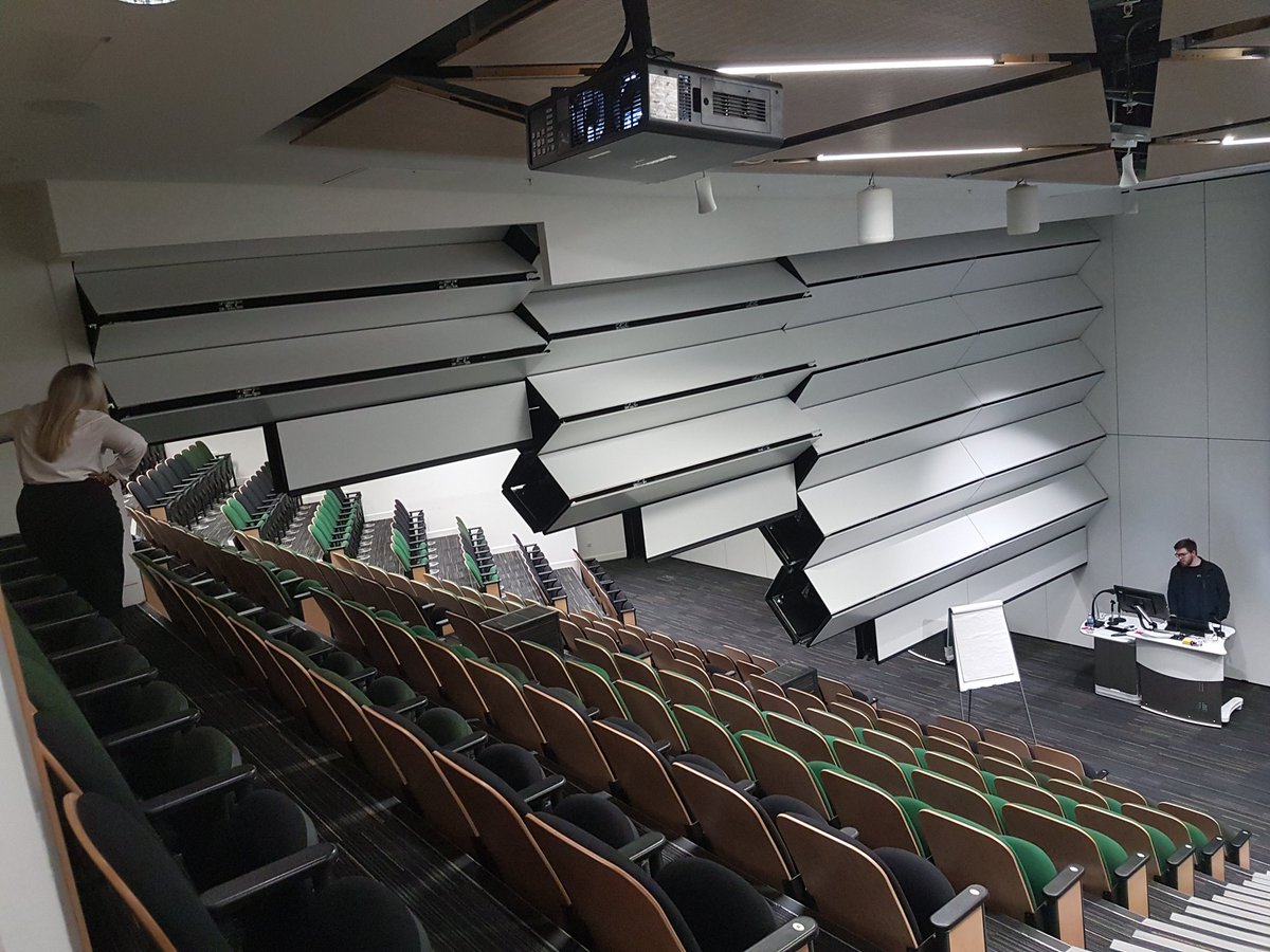 digitalsean's tweet image. Here&apos;s how the lovely staff at Strathclyde Technology and Innovation centre are changing round the lecture theatres. #MootIEUK18