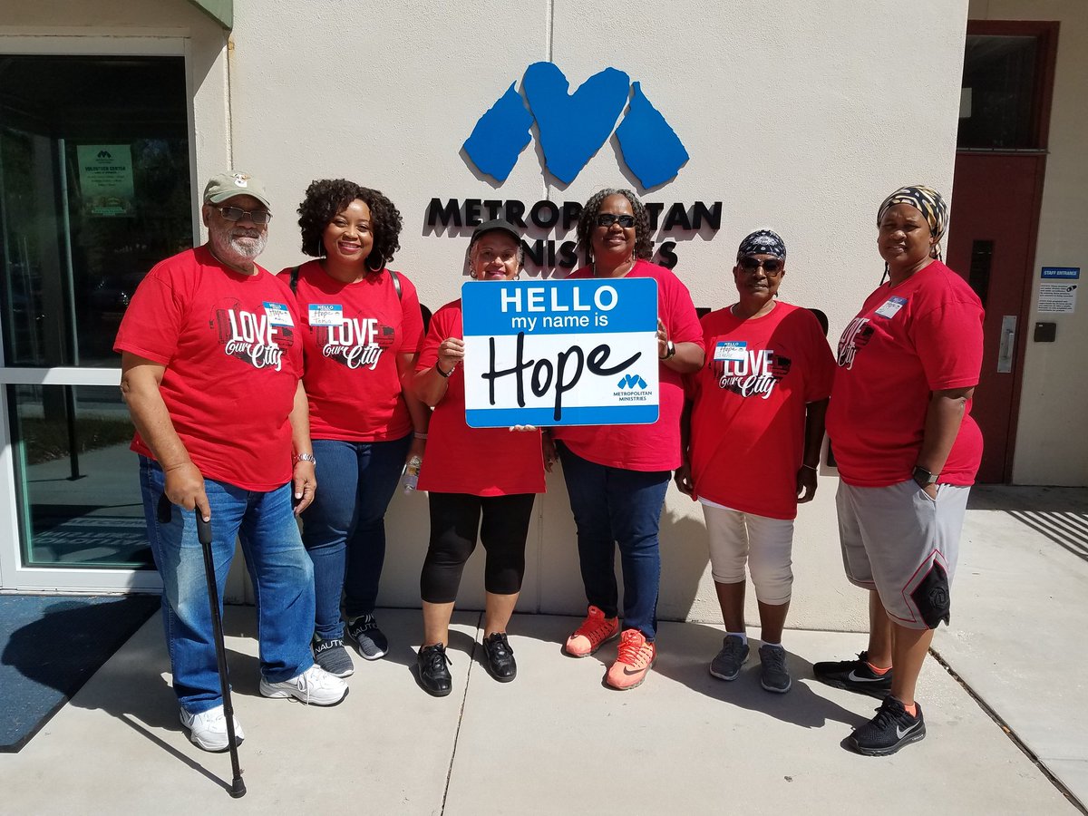 MetroMaria1972's tweet photo. Love Our City from @crossover813 joined us during Holy Week to serve in our Kitchen today! Thank you for bringing smiles and coming to #BeHope! https://t.co/bsroxhdbH0
