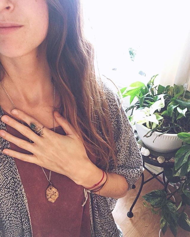 I’m curious, what gets you in the flow? In the zone? What turns you “on”? For me, I’m finding it really depends on the day (AND realizing there’s no right or wrong), but recently it’s been walks in nature, meditation and warm cacao, and some (most) days … ift.tt/2GhhTs4