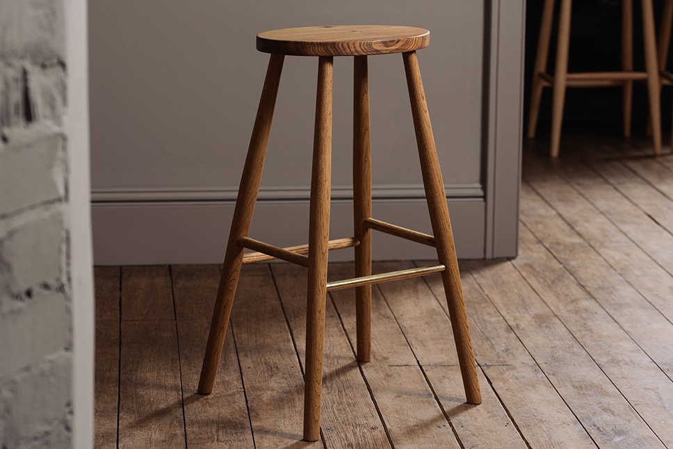 enkimagUK's tweet image. Say HELLO to @deVOLKitchens Helen Stool - we love the story behind it too: bit.ly/2pKvPAO #deVOL