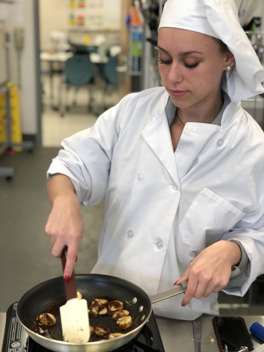 apexculinary's tweet image. More honors projects ❤️🙌 #cookingmethods #showcase