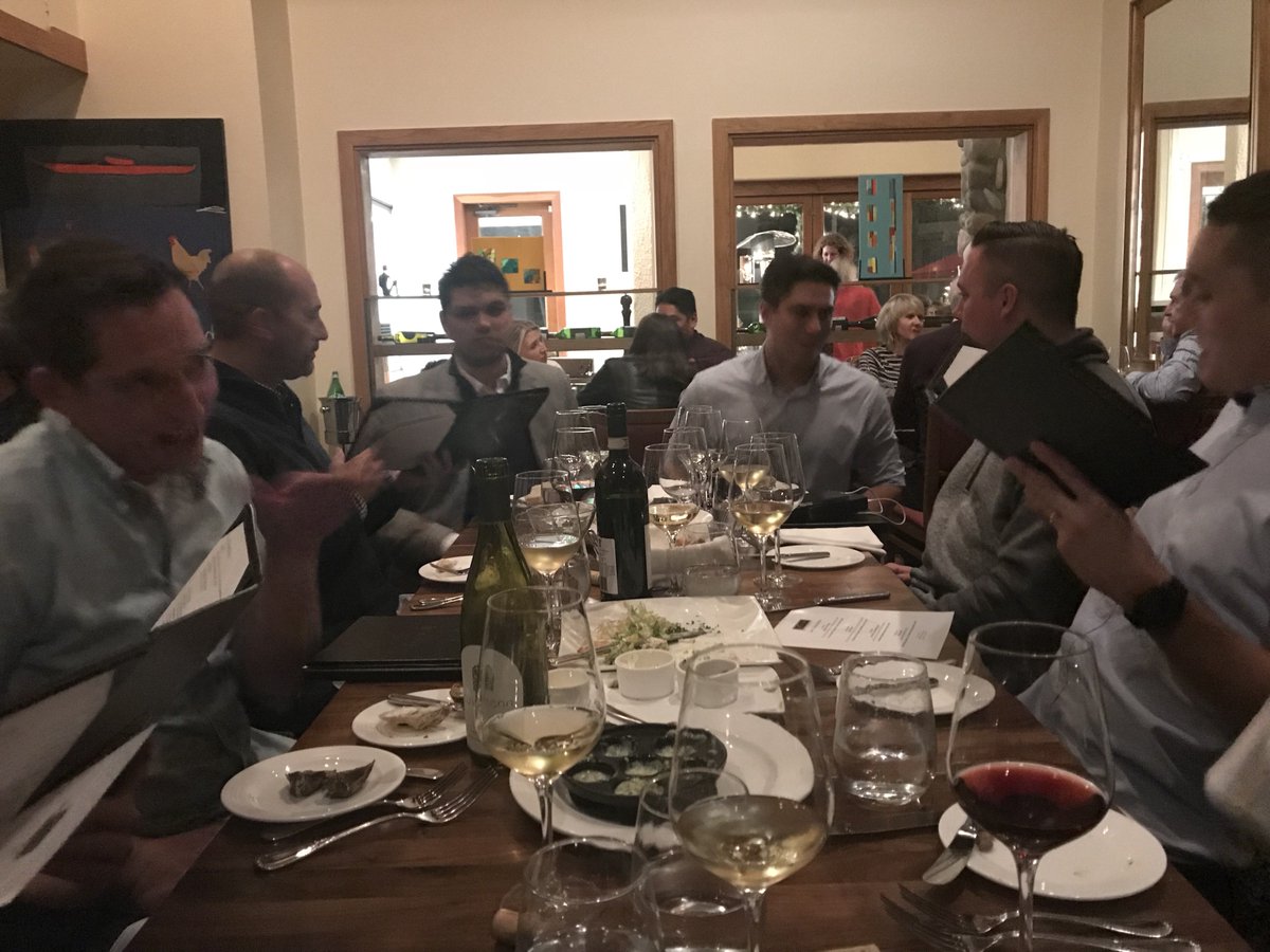 bRealTime tweet media