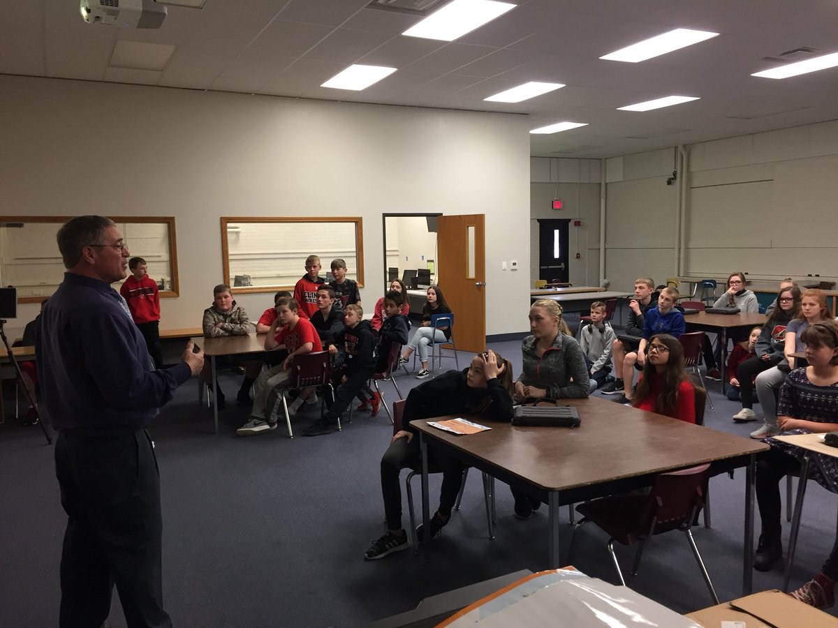 dfordmath's tweet photo. Welcoming our first guest speaker, Mr Gary Goetz, local farmer #aprilismathmonth #careermath https://t.co/ieKnUWkS3a