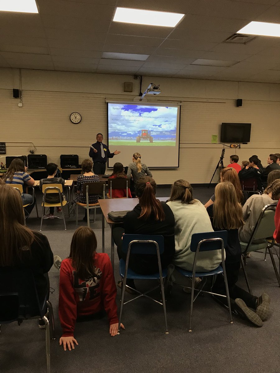 dfordmath's tweet photo. Welcoming our first guest speaker, Mr Gary Goetz, local farmer #aprilismathmonth #careermath https://t.co/ieKnUWkS3a