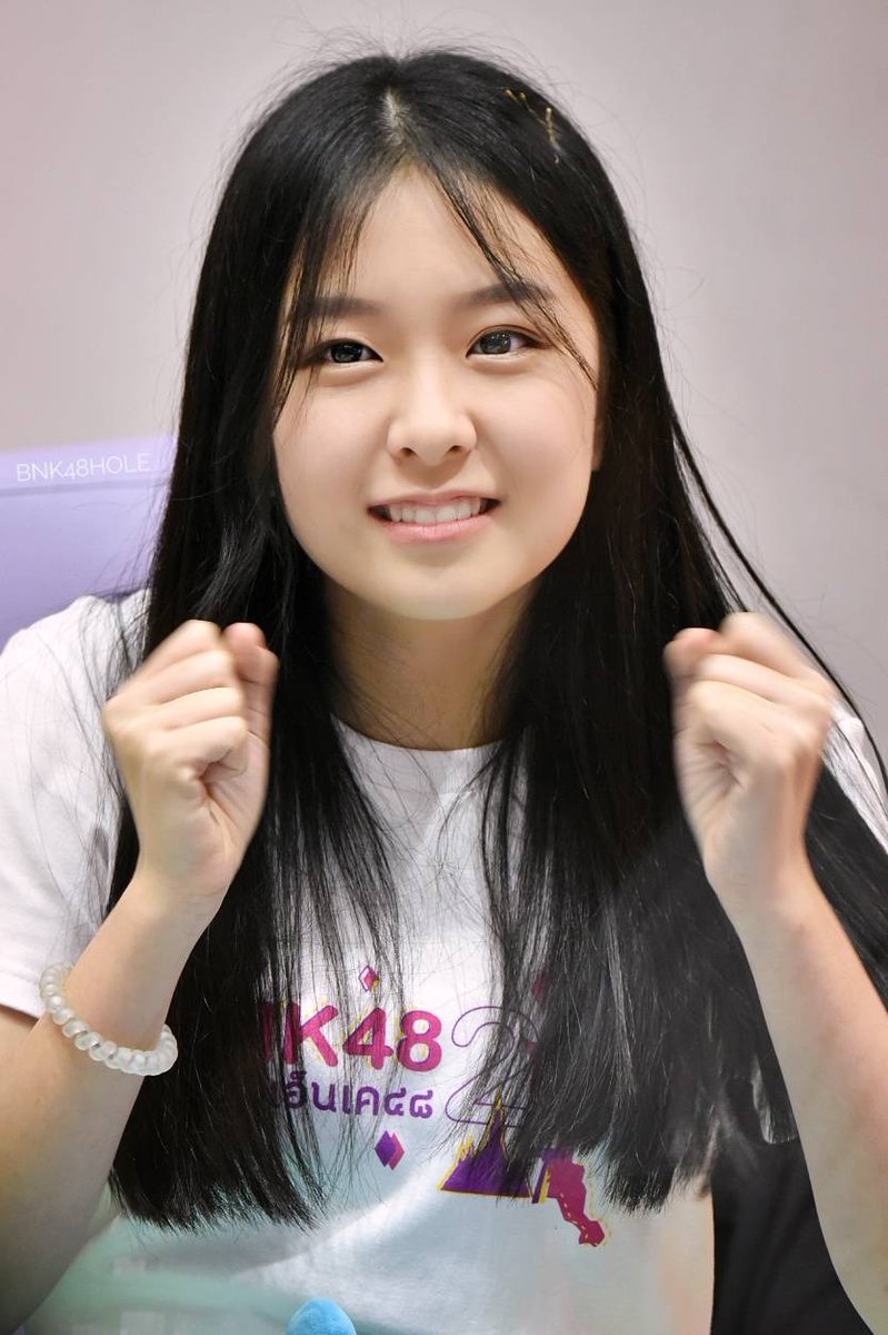 mars__settler's tweet photo. ดวงตาคู่นั้น~ 😍 #Mew74 #BNK48 #BNK482ndGeneration https://t.co/l0IH3Z8fsX