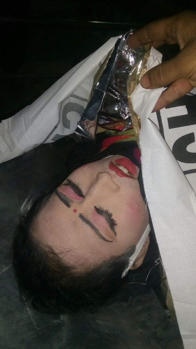 AfdWadood's tweet image. A transgender person &amp;amp; friend were shot dead in Peshawar city on Tuesday night .
According to the police, unidentified persons opened fire at the transgender person and her friend when they were in a rickshaw on Ring Road .
#ShowMercyToHumanity
#JusticeForHumans