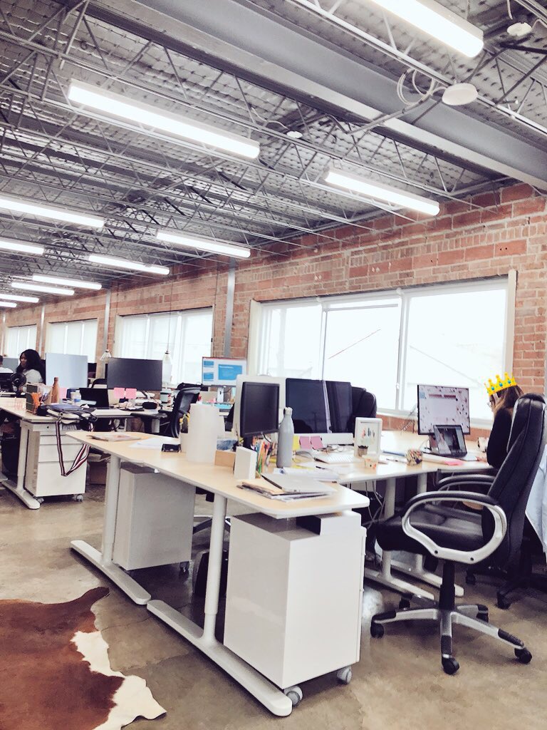 IntegrateTeam's tweet image. Rachel is on the phone 🤳, Rachael is making decks 👩🏼‍💻, and Ahna + team are creepin’ behind them KILLING it on @fresharts strategy planning 👩‍🎨📈 #PR #PRChat #Marketing #DigitalPR #WednesdayMotivation #Houston #HTX #HOU