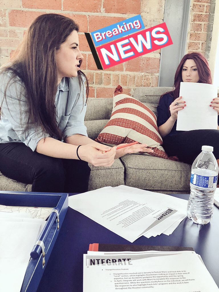 IntegrateTeam's tweet image. Rachel is on the phone 🤳, Rachael is making decks 👩🏼‍💻, and Ahna + team are creepin’ behind them KILLING it on @fresharts strategy planning 👩‍🎨📈 #PR #PRChat #Marketing #DigitalPR #WednesdayMotivation #Houston #HTX #HOU