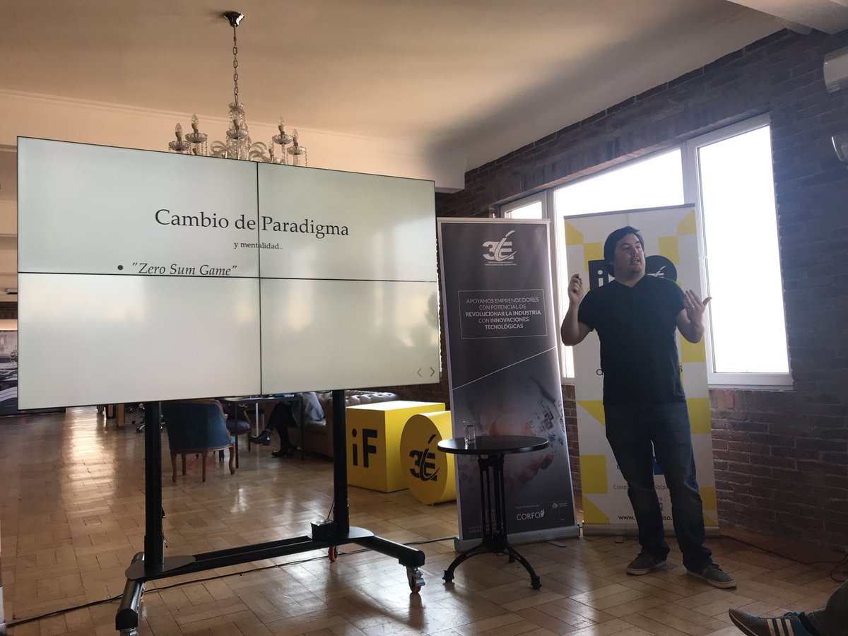 Nuestro CTO en Workshop de Innovación Social en <a href="/iFValparaiso3iE/">iF Valparaiso 3IE</a> <a href="/Instituto3IE/">Instituto 3IE USM</a>