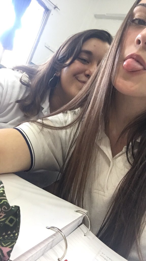 MAGC0NFERNET's tweet image. #SelfieForSeb NOS VAN A ECHAR DEL COLEGIO X TU CULPA @sebtsb