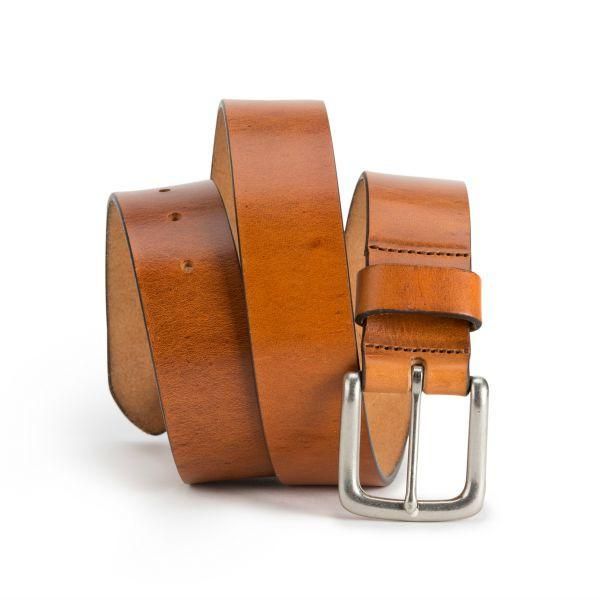 If it's time for you or someone you know to purchase a new belt, look no further than here! Brothers has beautiful hand-crafted leather belts that will complete any wardrobe. Get yours today!
#belts #leather #style #brosleather #fashion

buff.ly/2Fv02cS