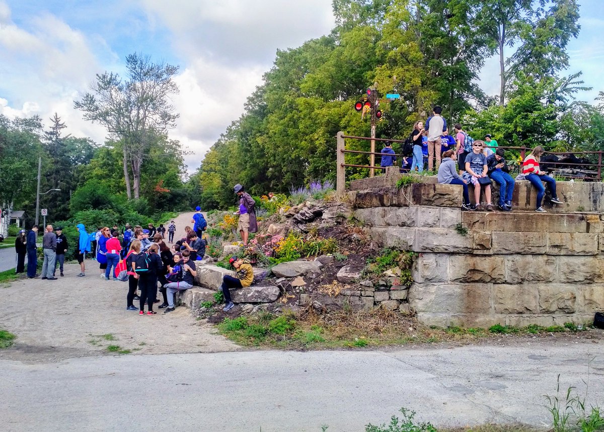 ElevatedPark's tweet photo. Nine months ago there was nothing at the site of the Elevated @ElevatedPark . Today, we have a 300 metre landscaped trail, two massive sculptures and firm plans to add two more in April and May. Basic infrastructure is coming together. @GreenInfraOn #stthomasproud https://t.co/qkTz1XiDWs
