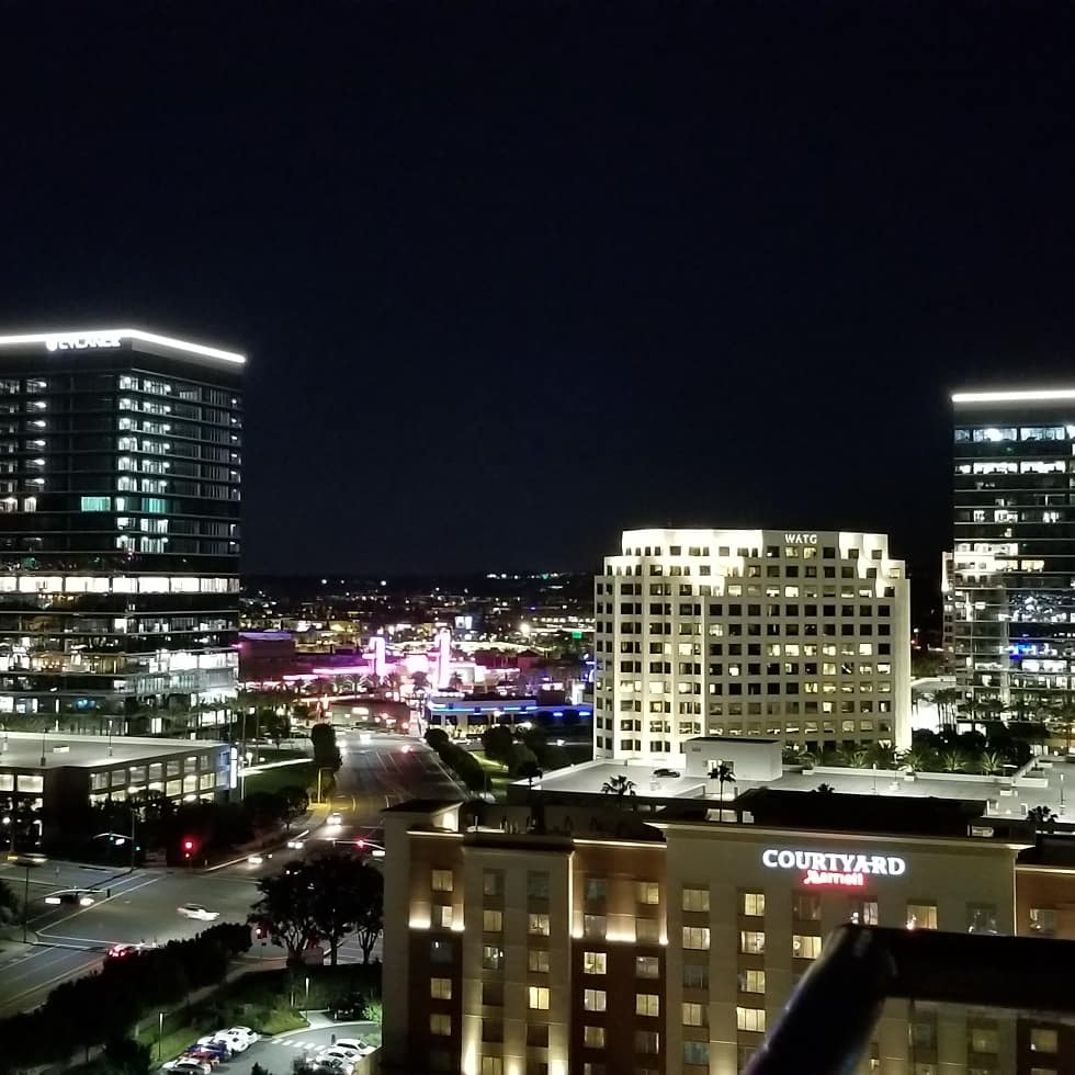 LetsPlayOC's tweet photo. Great evening celebrating the Grand Opening of @Marriott @irvinespectrum which ended with cityscape views from their new rooftop bar #hhrooftopbar.
#travelbrilliantly #marriottirvinespectrum #oneofakindirvine #marriotthotels AD https://t.co/LVElyGiWC7