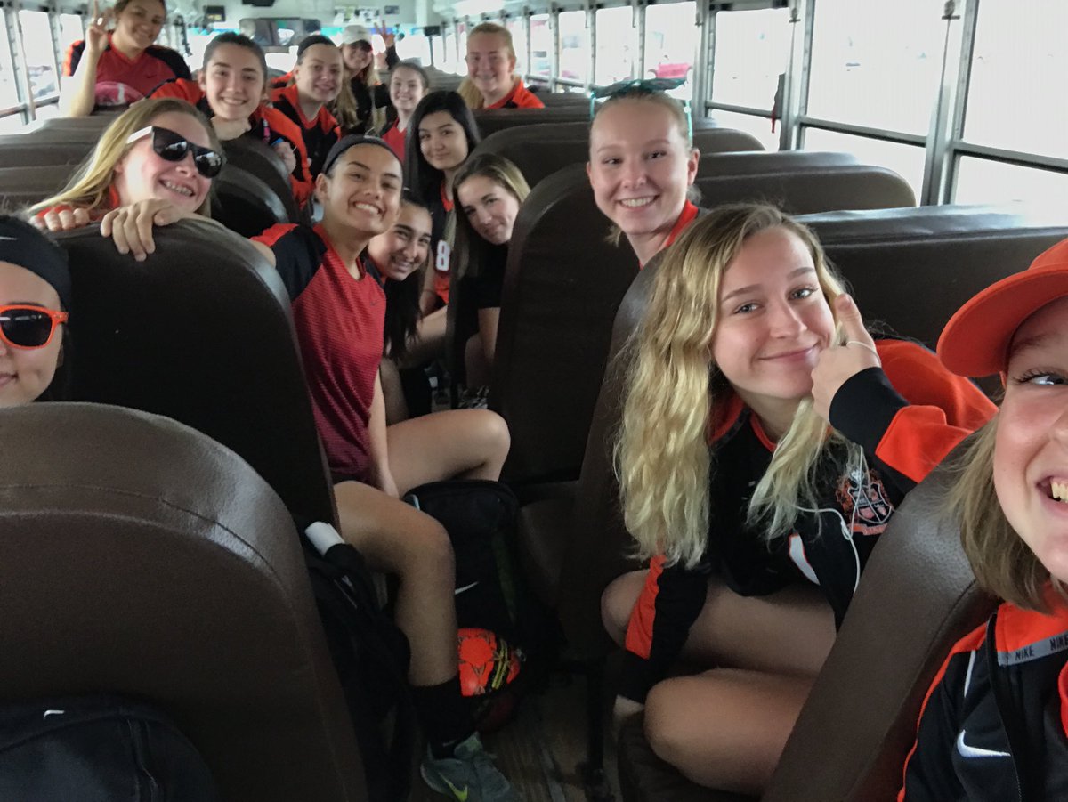 The varsity team is off to dominate in the Huntley Invitational 😊 First game tonight is against Boylan at 6pm! #GAMEDAY #oneharlem
