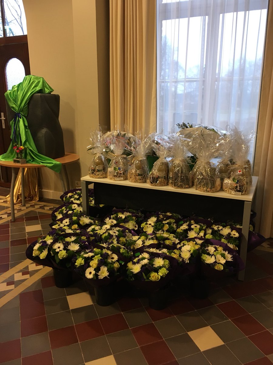 Vreemde tijden: vanmiddag coalitie-onderhandelingen, nu afscheid van de oude raad en mijn lieve collega @TanjaLoeff en morgenavond installatie nieuwe raad