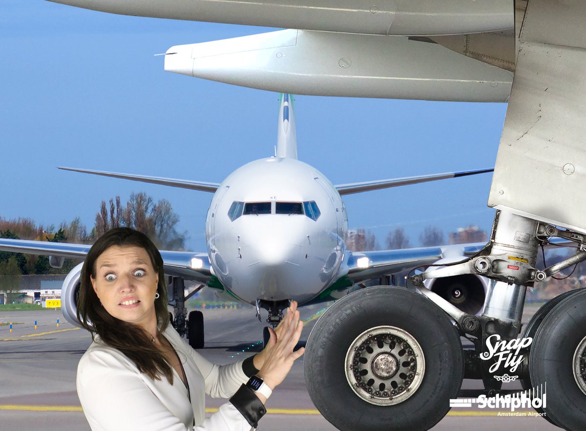 AurelieKrau's tweet photo. Who said airports were boring? ๐โ๏ธ @Schiphol airport offers some fun entertainment ๐๐ปโโ๏ธ๐ธ Pass by the photo booth, give it a try... and donโt take yourself too seriously ๐ #Snapfly #Schiphol #FunIsNotTheEnemyOfWork https://t.co/BFpYqgAAAH
