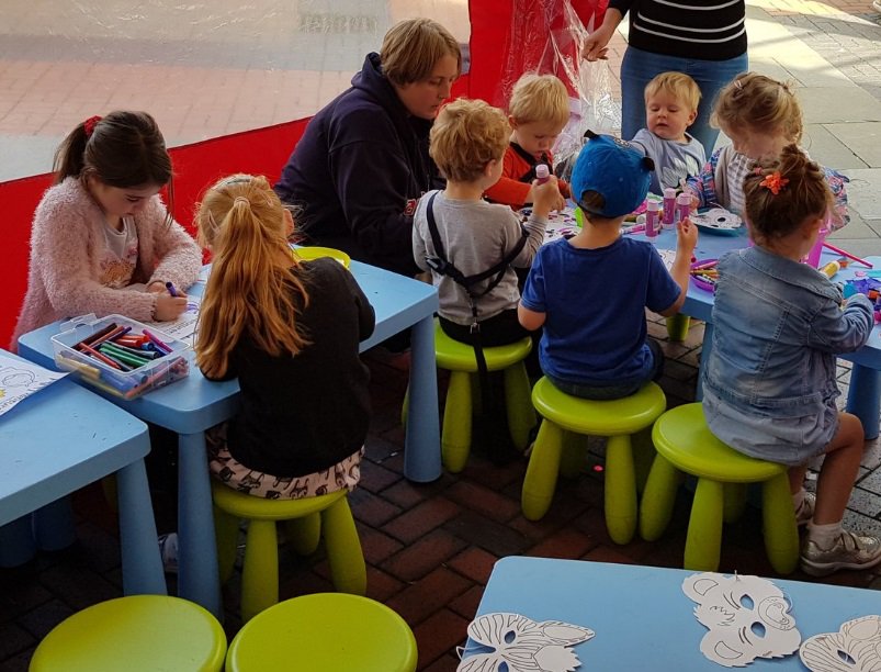 mwchorley's tweet photo. Bring the children along to Market Walk tomorrow with lots of free fun between 10am and 4pm including arts and crafts, games, balloon modelling and Punch and Judy. https://t.co/BnhzYKa6SS