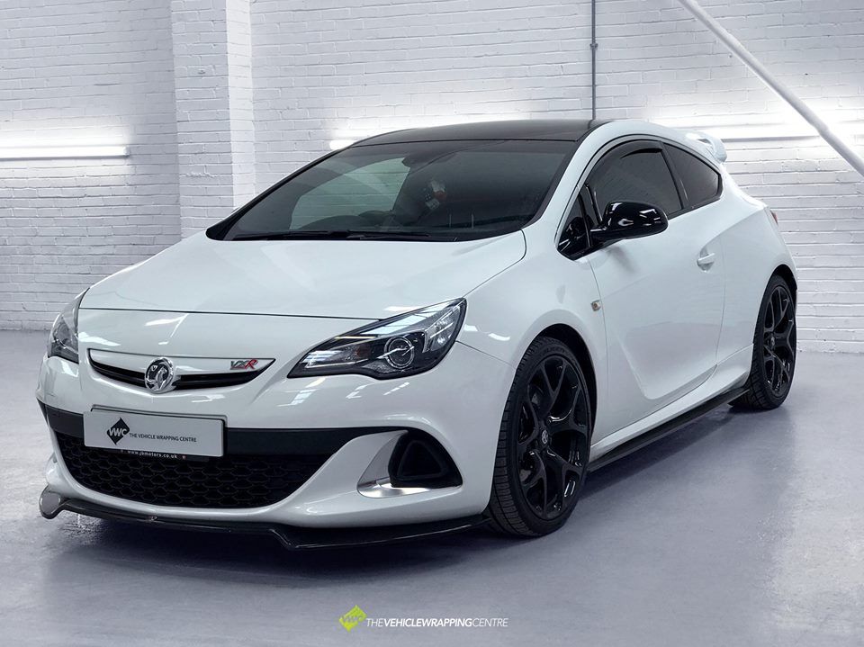 VWCLeeds's tweet photo. Vauxhall Astra VXR 💥 3M Gloss Black roof, mirrors and front grill neatly breaking up the paintwork 👌🏼#vauxhall #astra #vauxhallastra #astravxr #astralife #glossblack #wrapped #twotone #gtc #vxrperformance #vxrowners #vxrlife #wrapped #wrappedcars #leeds @3MWrapsUK https://t.co/kCnlumvnHu