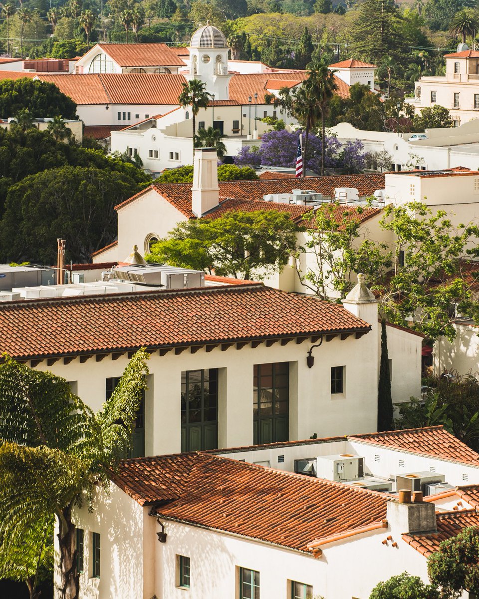 hotelsantabarb's tweet image. Red tile roof views from atop the Santa Barbara Courthouse. #redtile #spanish #santabarbara #seesb #sbshines