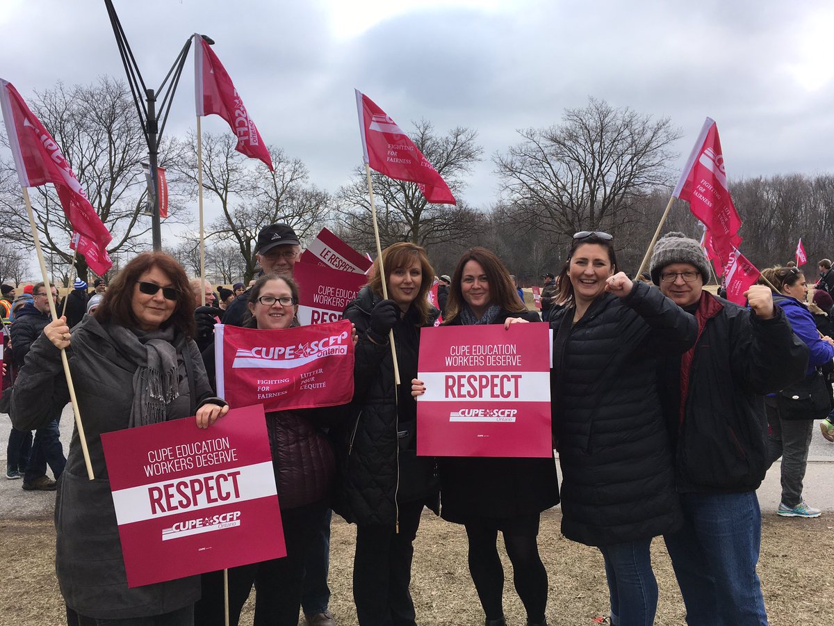 SUPPORTING OUR SISTERS AND BROTHERS @cupe3903 with @CandaceRennick @waltonmom @cupe1571 
SOLIDARITY FOREVER!!!