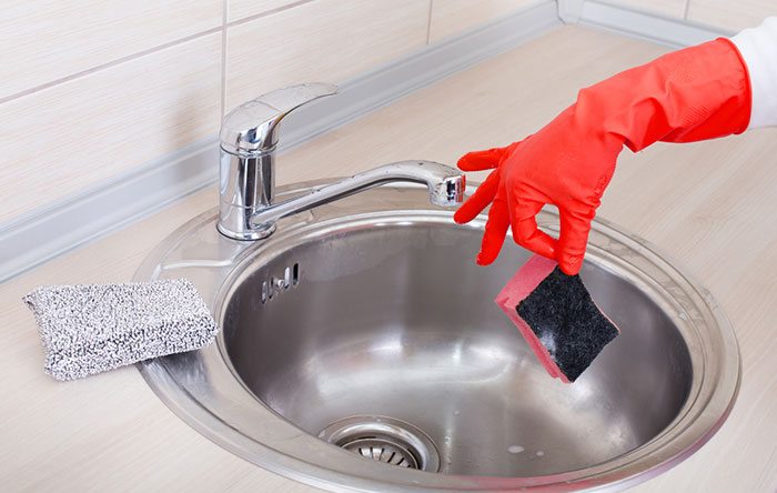 Cleaning the dirtiest thing in your kitchen. cleanplates.com/know/home/the-…