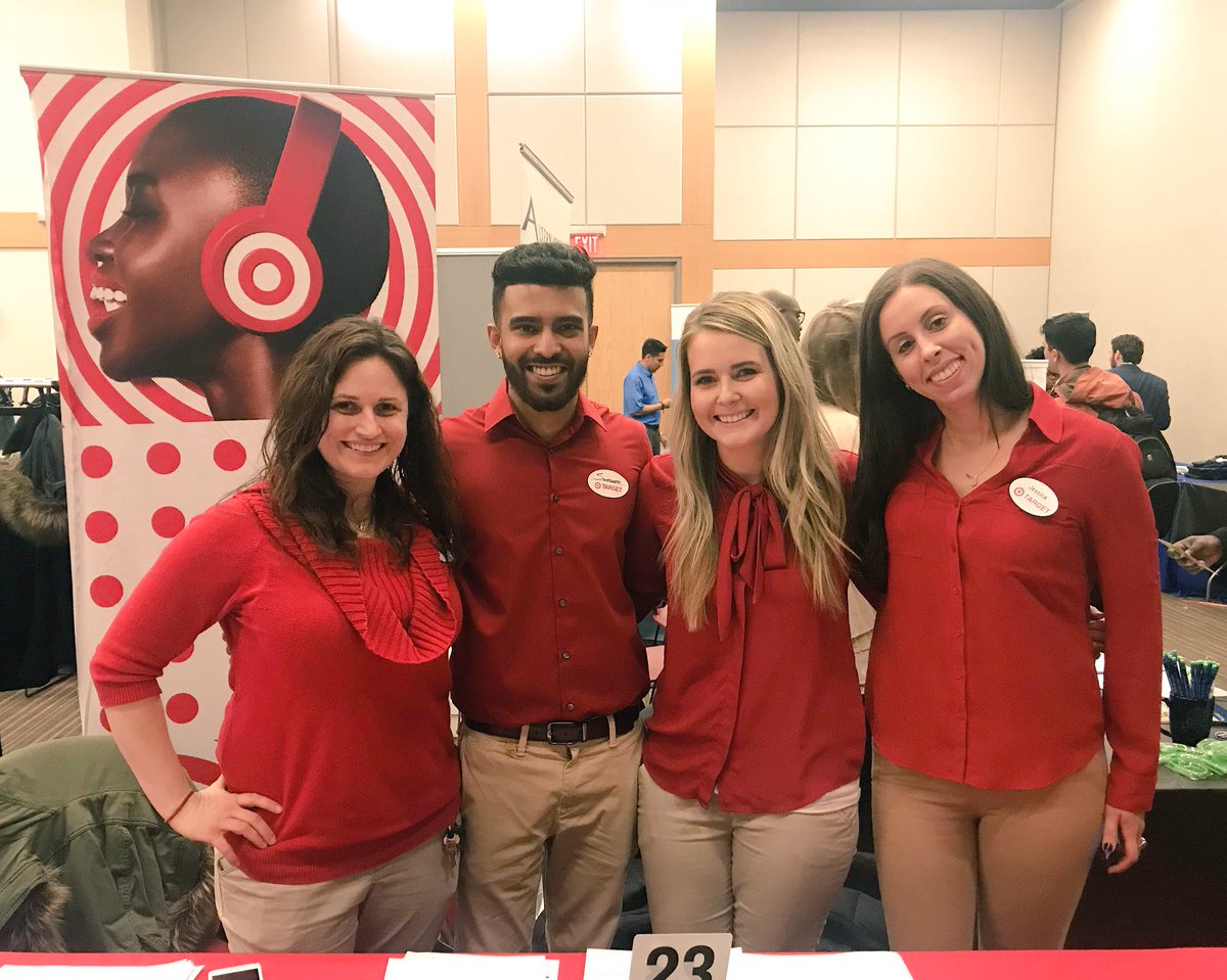 BeckahWiggins's tweet photo. Campus Team rocking it out at the #RutgersNewark #Diversity Career Fair!! Stop by🎯 #WorkSomewhereYouLove https://t.co/ous1Nps9He