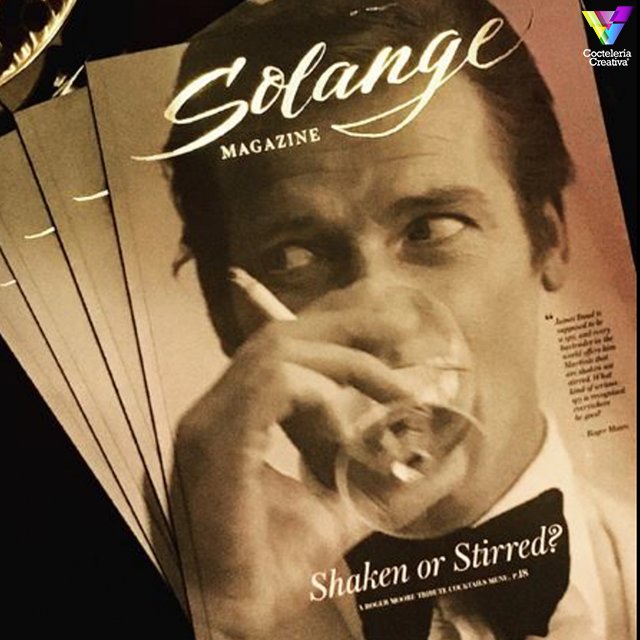 El #MenuMagazine de <a href="/solange_cb/">Solange Cocktails</a>  es una carta hecha arte ¿todavía no la conoces? Visita este bar lleno de detalles y glamour y disfruta de la coctelería de autor con un equipo de lujo 🔝👌 ¿Dónde?  👉 bit.ly/2zfArRf #BestBars #cocktail #CocktailBar #JamesBond