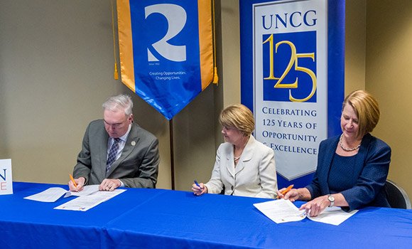 UNCG's tweet image. Our #SpartanPassage partnership with @RandolphCC expands opportunities for transfer students to access and complete degrees in nearly 60 majors. Read more: newsandfeatures.uncg.edu/co-admission-p… @uncgadmissions #highered #RandolphCounty
