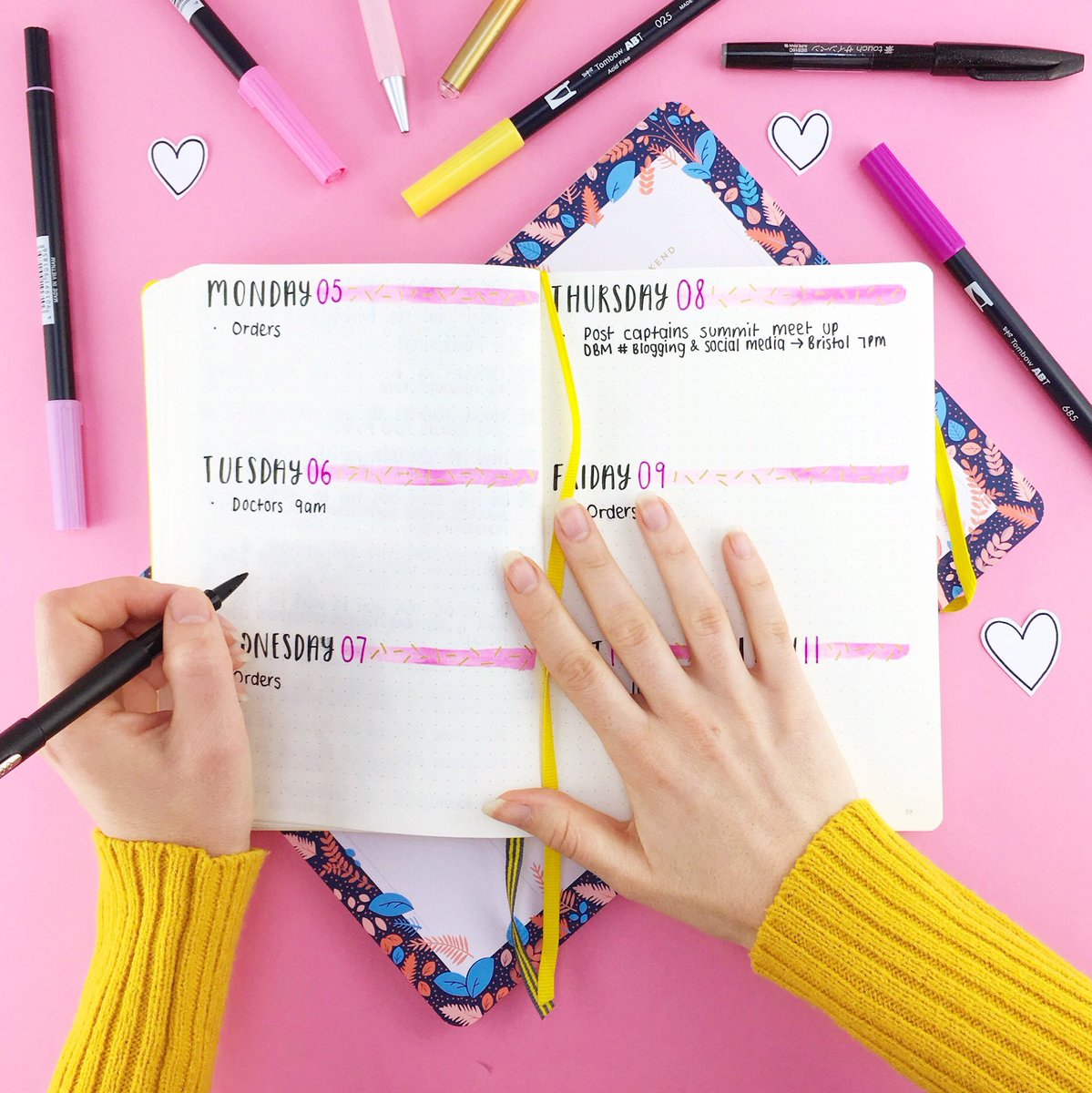 I keep myself organised with my bullet journal. I was skeptical about this because no matter how hard I try, I cannot keep a diary! But so far, so good! I have no intention of giving up bullet journaling anytime soon! #marchmeetthemaker