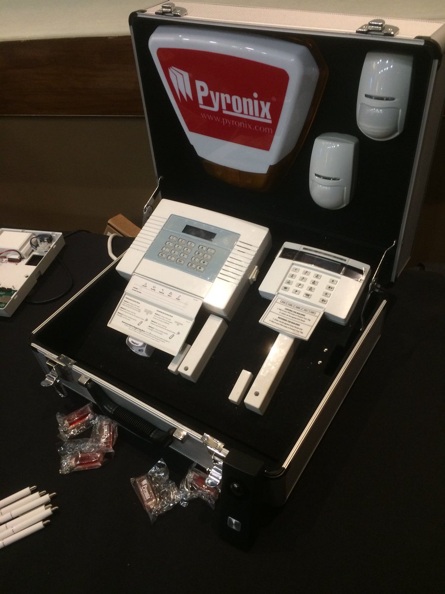 ContechCCTV's tweet image. Some photos from the HIKVISION Insight show last week in Dublin.
Lots of new tech including deep learning cameras, thermal imaging and facial recognition.