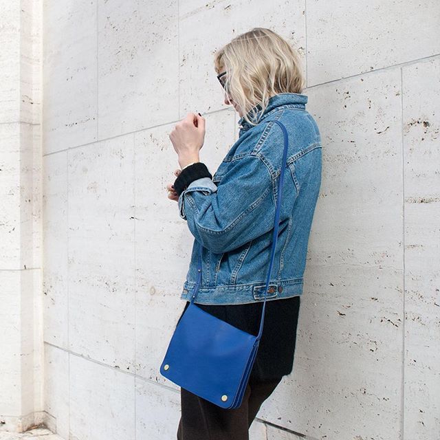 MinorHistoryNYC's tweet photo. Did you know blue goes with everything? 🔹🌀💙

#ootd #stylegram #todayiwore #wiwt #outfitoftheday #aboutalook #whowhatwearing #fashion #style #stylishlife #outfitdiary #outfitinspo #minimal #minimalism #streetstyle #fashionblogger #fblogger #m… https://t.co/7yBb4oN5LC https://t.co/phBbGAzKSl