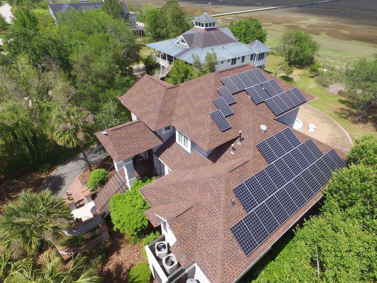 Check out this beautiful install with all USA made panels! Made possible by @MissionSolar #solar