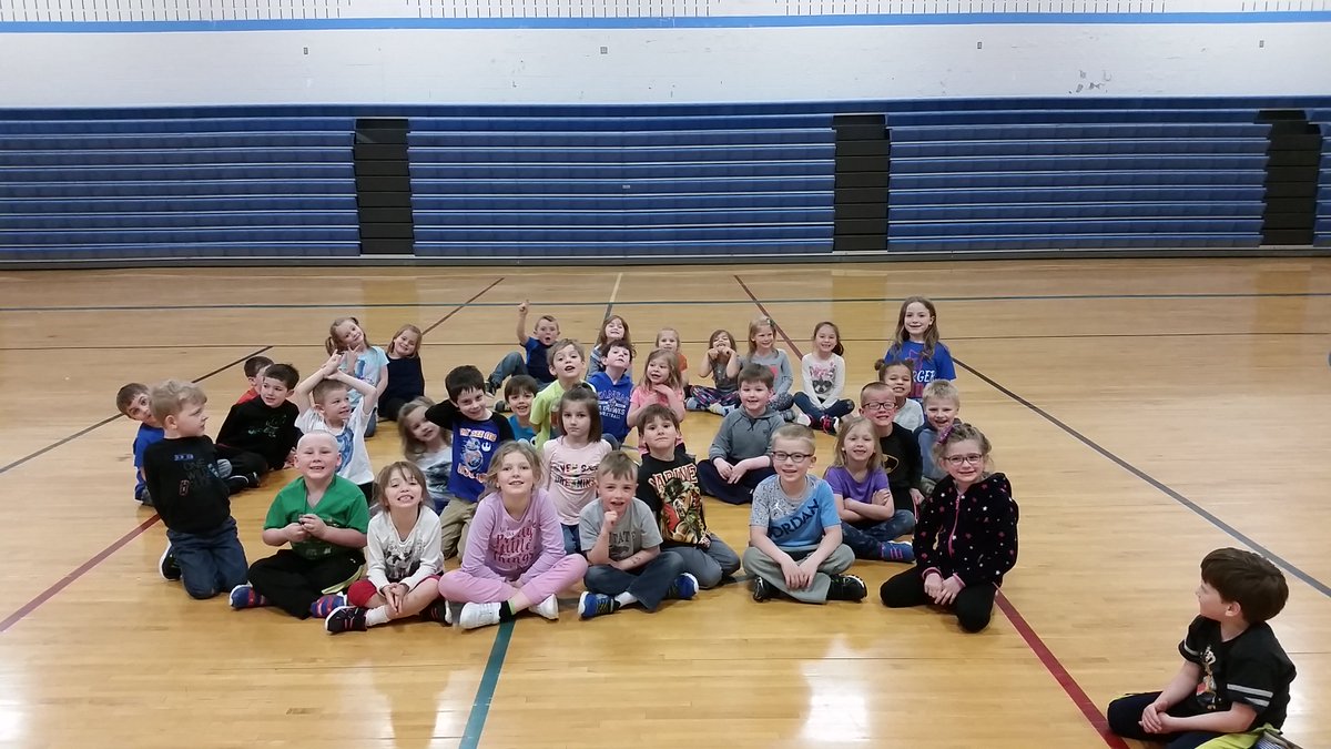 cellogrl33's tweet photo. Having a great time in combined music and P.E. classes today! @OacSchool https://t.co/s0IIdy2jVg